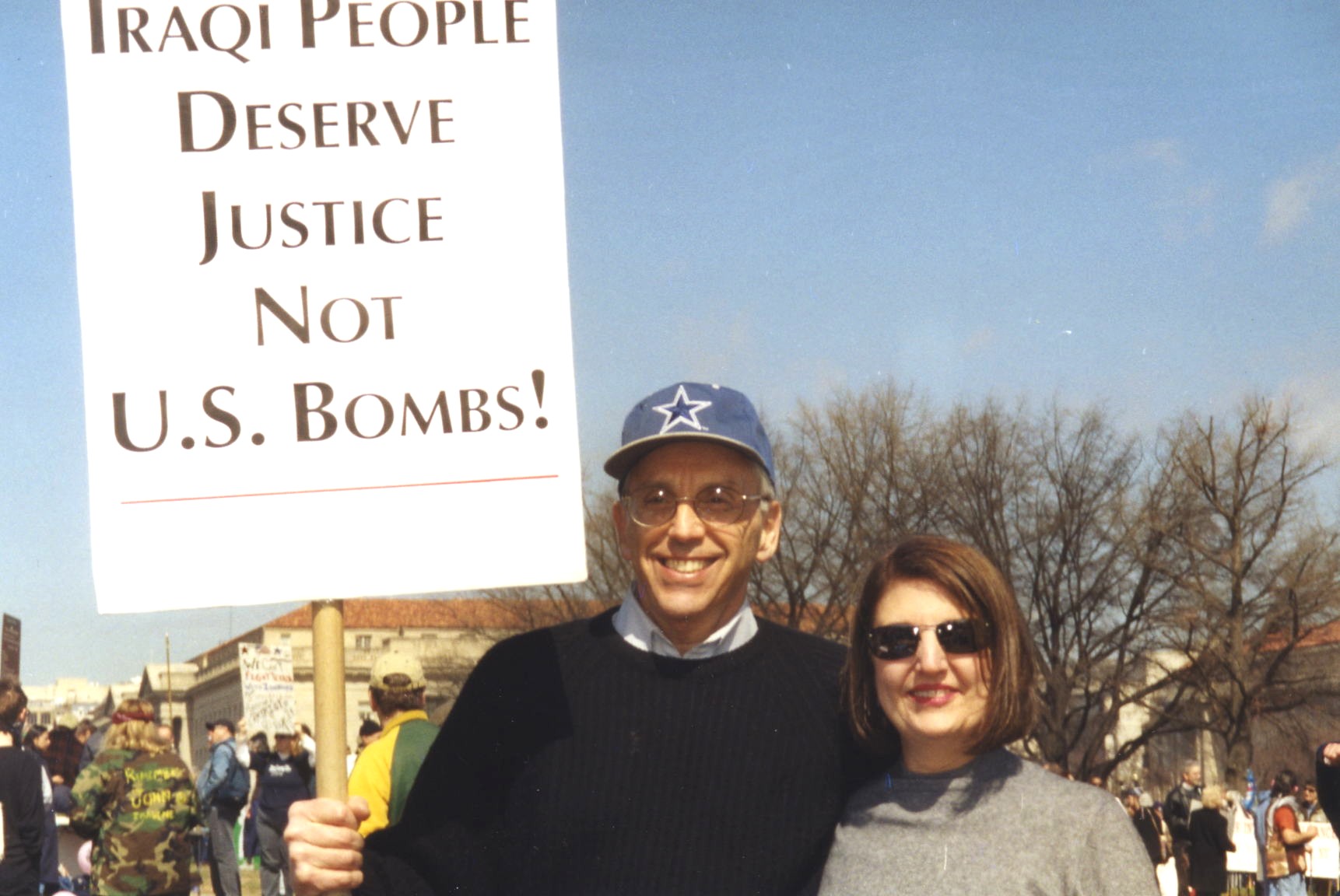 Michael Palmer and Lynette Abel protesting the war in Iraq in ...